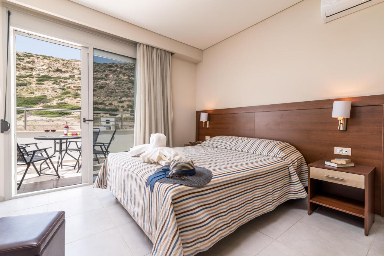 Bay & Hotel Matala